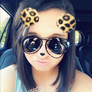 Meet your Posher, Ashley